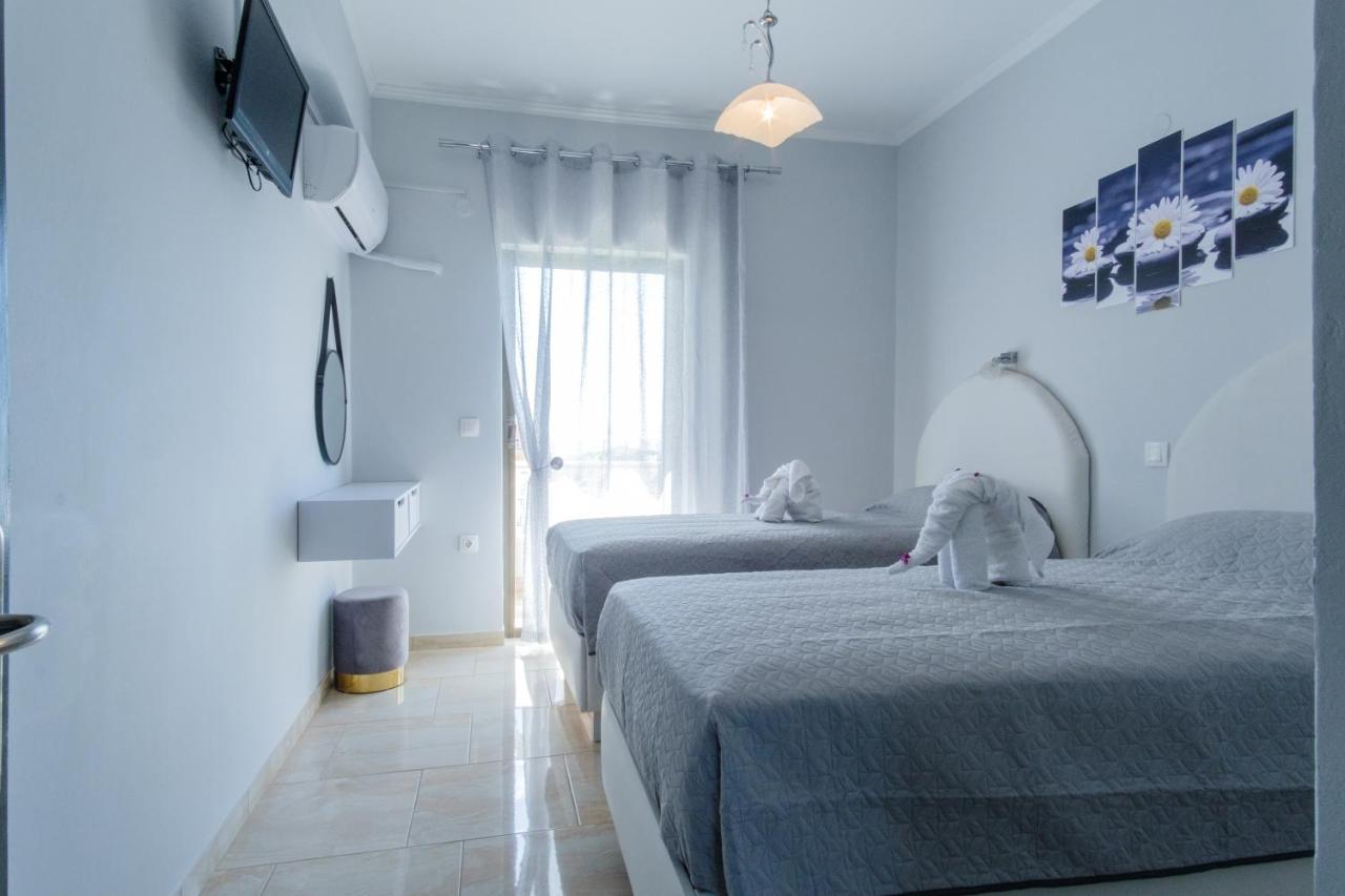 Akis Villa Studios & Apartment With Pool By Hotelius Agios Georgios Pagon Exterior foto